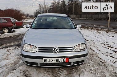 Хэтчбек Volkswagen Golf 2002 в Киеве