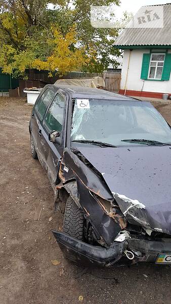 Хэтчбек Volkswagen Golf 1993 в 