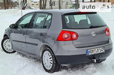 Хэтчбек Volkswagen Golf 2005 в Самборе