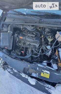 Хэтчбек Volkswagen Golf 1993 в 