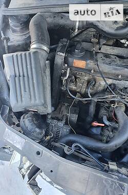 Хэтчбек Volkswagen Golf 1993 в 