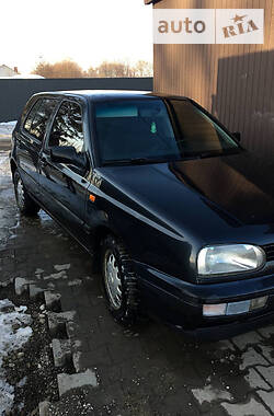 Хэтчбек Volkswagen Golf 1994 в Черновцах