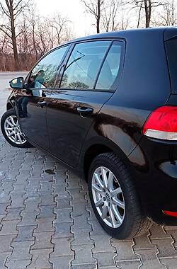 Хетчбек Volkswagen Golf 2009 в 