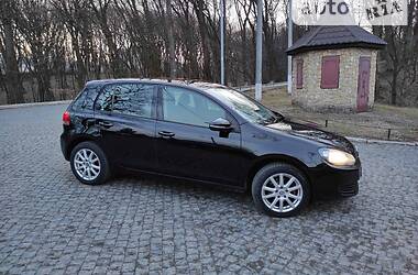 Хетчбек Volkswagen Golf 2009 в 
