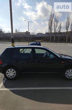 Хэтчбек Volkswagen Golf 1999 в Чуднове