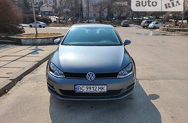 Хэтчбек Volkswagen Golf 2015 в Львове