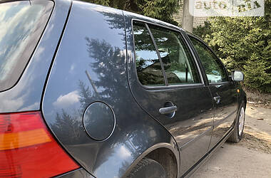 Хэтчбек Volkswagen Golf 2000 в Черкассах