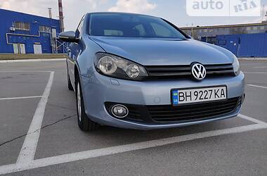 Хэтчбек Volkswagen Golf 2010 в Днепре