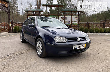 Хэтчбек Volkswagen Golf 2001 в Луцке