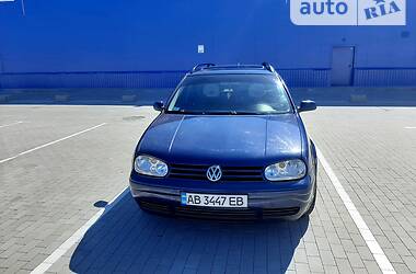 Универсал Volkswagen Golf 2003 в Виннице