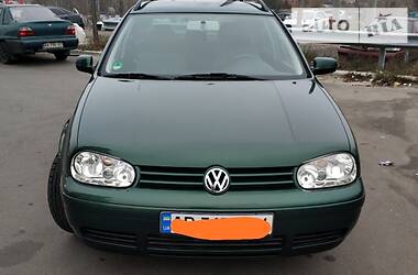 Универсал Volkswagen Golf 2002 в Киеве