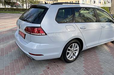 Универсал Volkswagen Golf 2017 в Сумах