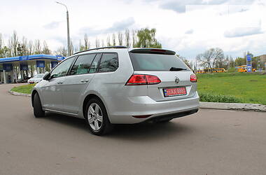 Універсал Volkswagen Golf 2016 в Сумах