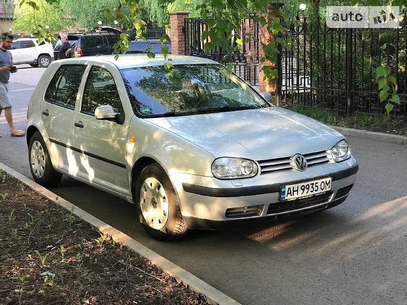 Хэтчбек Volkswagen Golf 1998 в Бахмуте