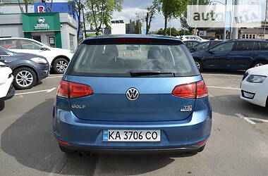 Хетчбек Volkswagen Golf 2016 в Києві