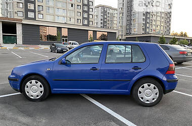 Хэтчбек Volkswagen Golf 2002 в Буче