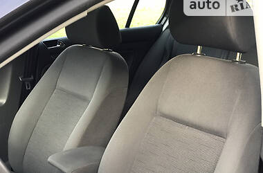Хэтчбек Volkswagen Golf 2004 в 