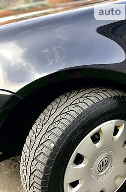 Хэтчбек Volkswagen Golf 2004 в 