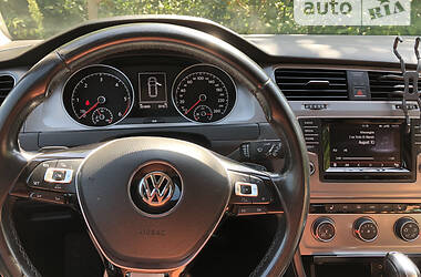 Универсал Volkswagen Golf 2015 в Полтаве