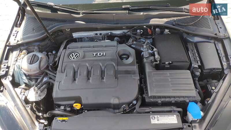 Універсал Volkswagen Golf 2016 в Чернівцях