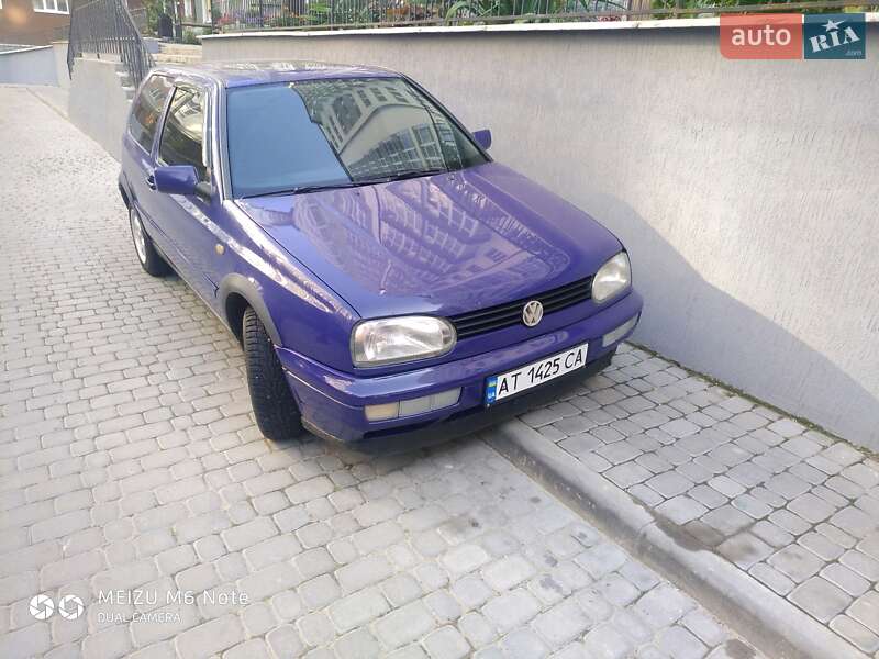 Хэтчбек Volkswagen Golf 1998 в Черкассах