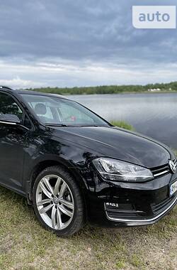 Универсал Volkswagen Golf 2015 в Житомире