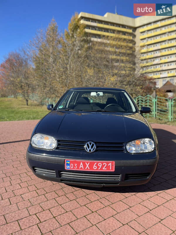 Хетчбек Volkswagen Golf 2001 в Трускавці