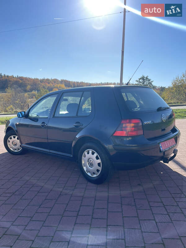Хетчбек Volkswagen Golf 2001 в Трускавці