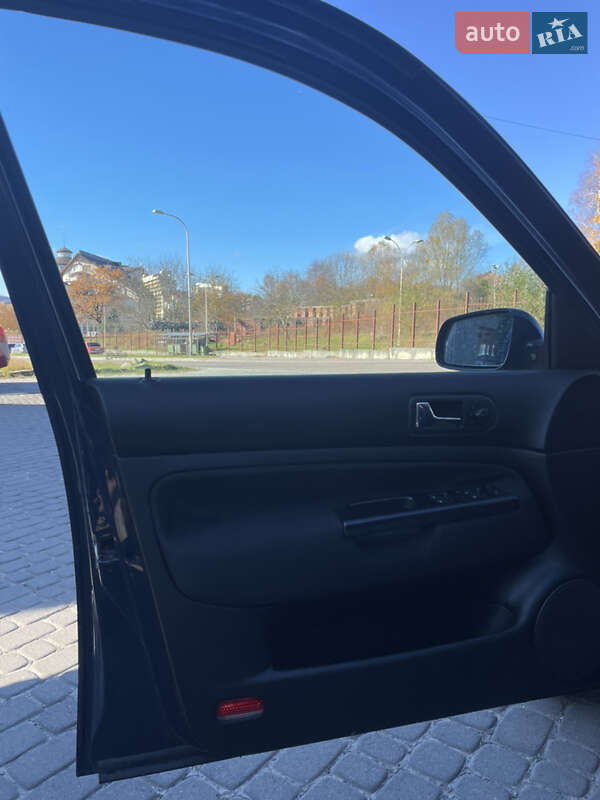 Хетчбек Volkswagen Golf 2001 в Трускавці