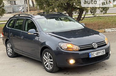 Универсал Volkswagen Golf 2010 в 
