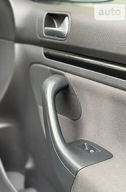Универсал Volkswagen Golf 2010 в 