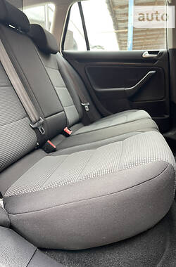 Универсал Volkswagen Golf 2010 в 