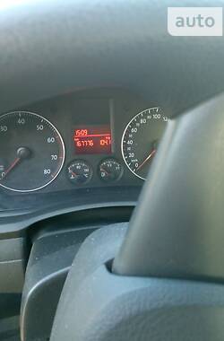 Хэтчбек Volkswagen Golf 2004 в 