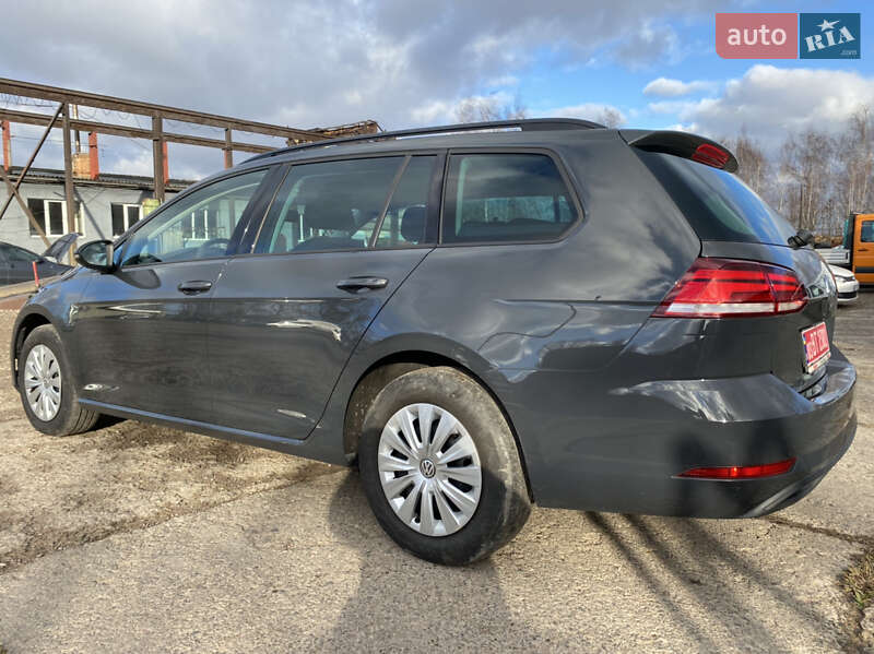 Універсал Volkswagen Golf 2017 в Нововолинську