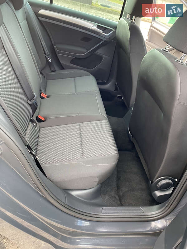 Універсал Volkswagen Golf 2017 в Нововолинську