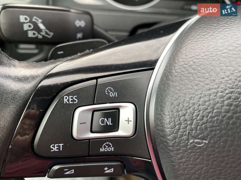 Універсал Volkswagen Golf 2017 в Нововолинську