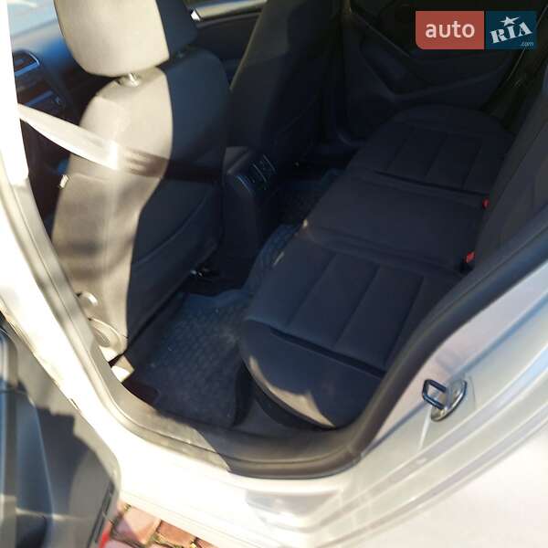 Хетчбек Volkswagen Golf 2012 в Тернополі