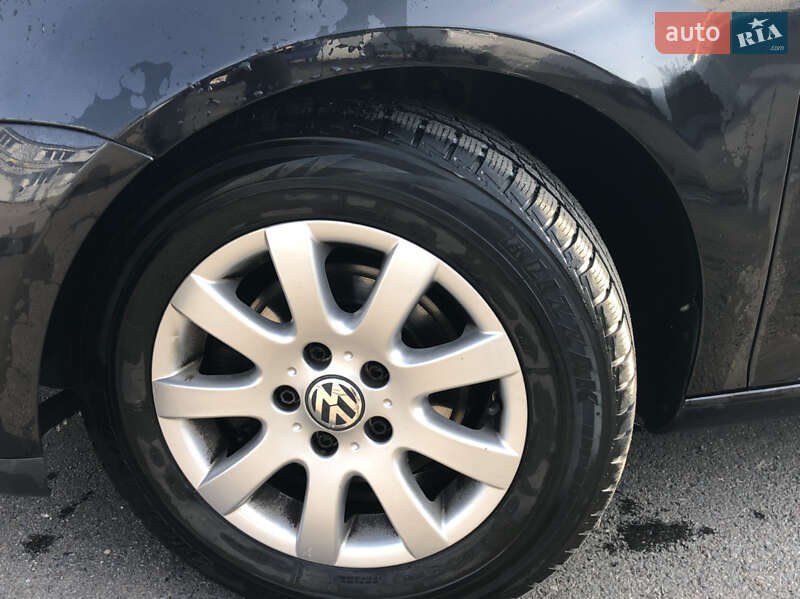 Хетчбек Volkswagen Golf 2006 в Хусті