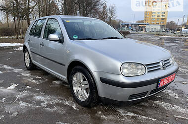 Хэтчбек Volkswagen Golf 2002 в Луцке