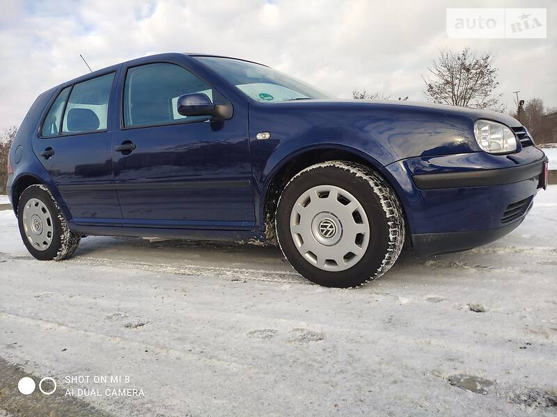 Хэтчбек Volkswagen Golf 2002 в Львове