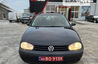 Універсал Volkswagen Golf 2001 в Тернополі