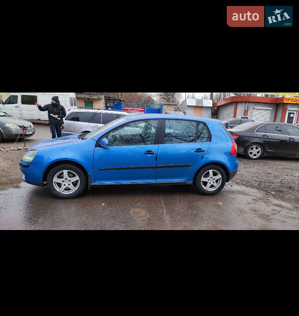 Хетчбек Volkswagen Golf 2004 в Подільську