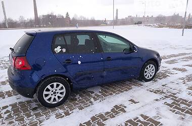 Хетчбек Volkswagen Golf 2005 в Сарнах