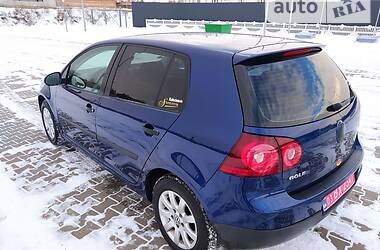 Хетчбек Volkswagen Golf 2005 в Сарнах