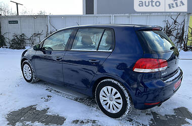 Хетчбек Volkswagen Golf 2010 в Луцьку