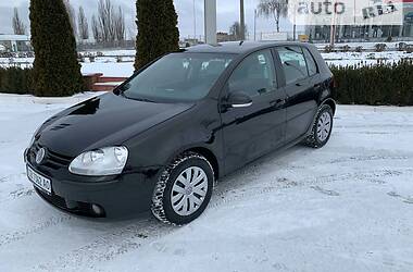 Хэтчбек Volkswagen Golf 2005 в Кропивницком