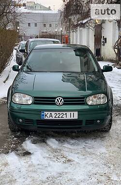 Хетчбек Volkswagen Golf 2003 в Києві