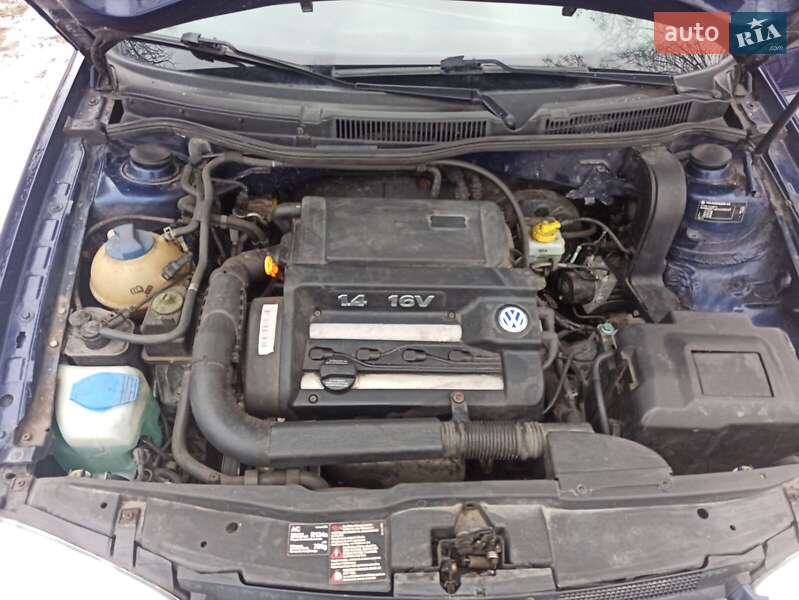 Хетчбек Volkswagen Golf 2001 в Тульчині