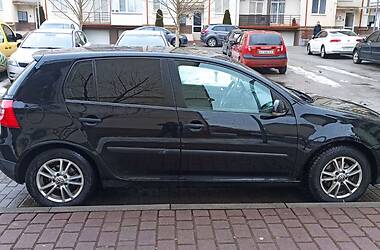 Хэтчбек Volkswagen Golf 2004 в 
