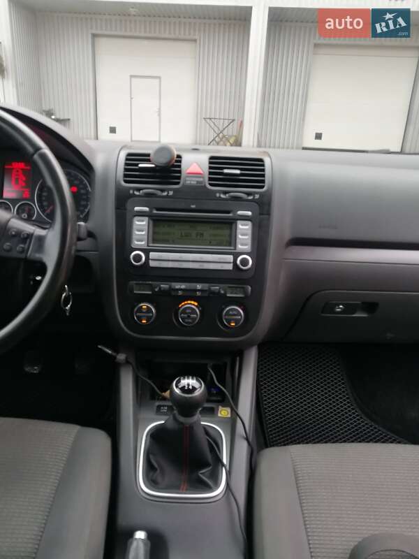 Універсал Volkswagen Golf 2008 в Кривому Розі